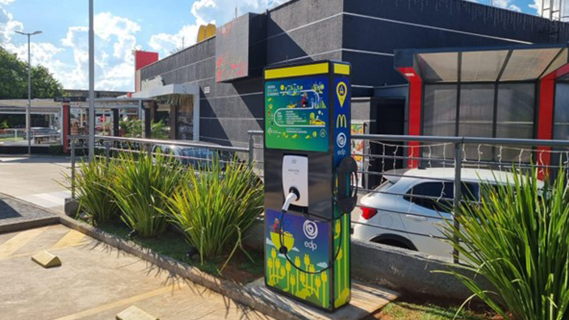 Instalamos um ponto de carregamento para carros elétricos em nosso Restaurante de Jaguariúna