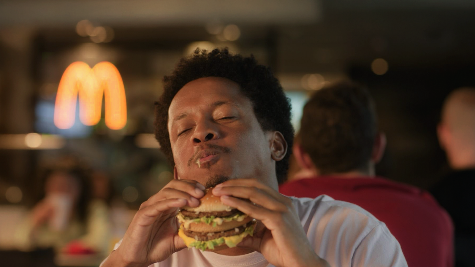 Os Clássicos ainda mais Méqui”: McDonald’s evolui preparo dos sanduíches e convida o consumidor a redescobrir os clássicos