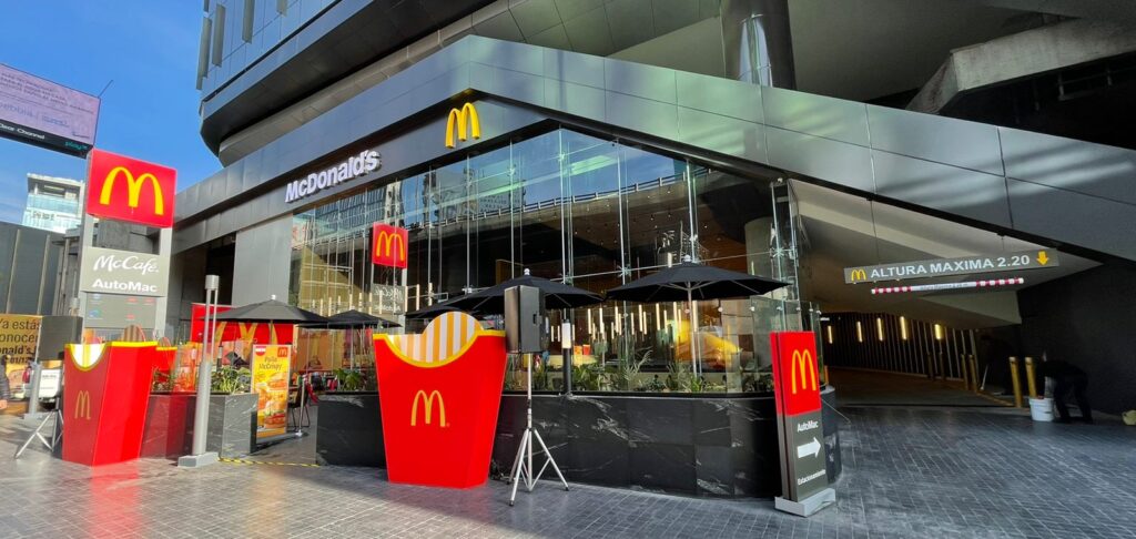 [México] McDonald’s reabre las puertas de su icónico restaurante en Polanco, ofreciendo una nueva experiencia de innovación y sustentabilidad a sus consumidores