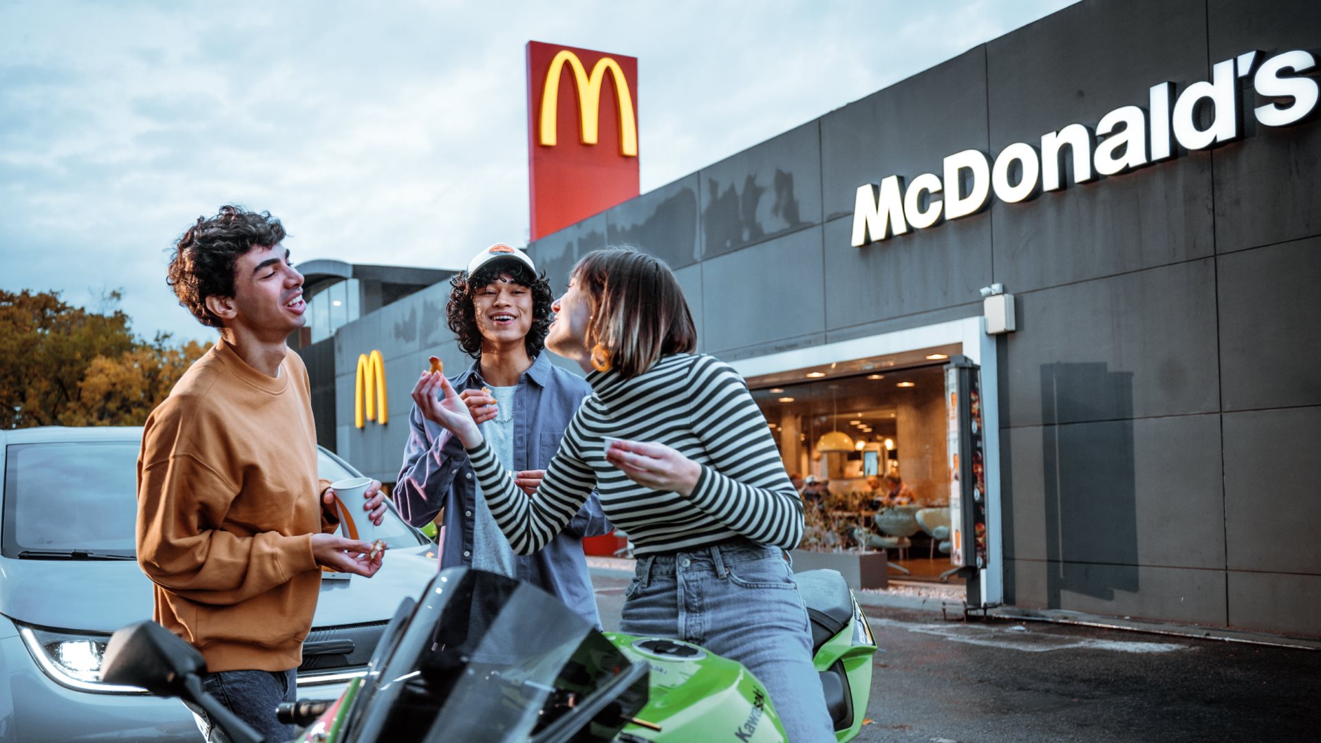 ¡Los icónicos Chicken McNuggets cumplen 40 años!