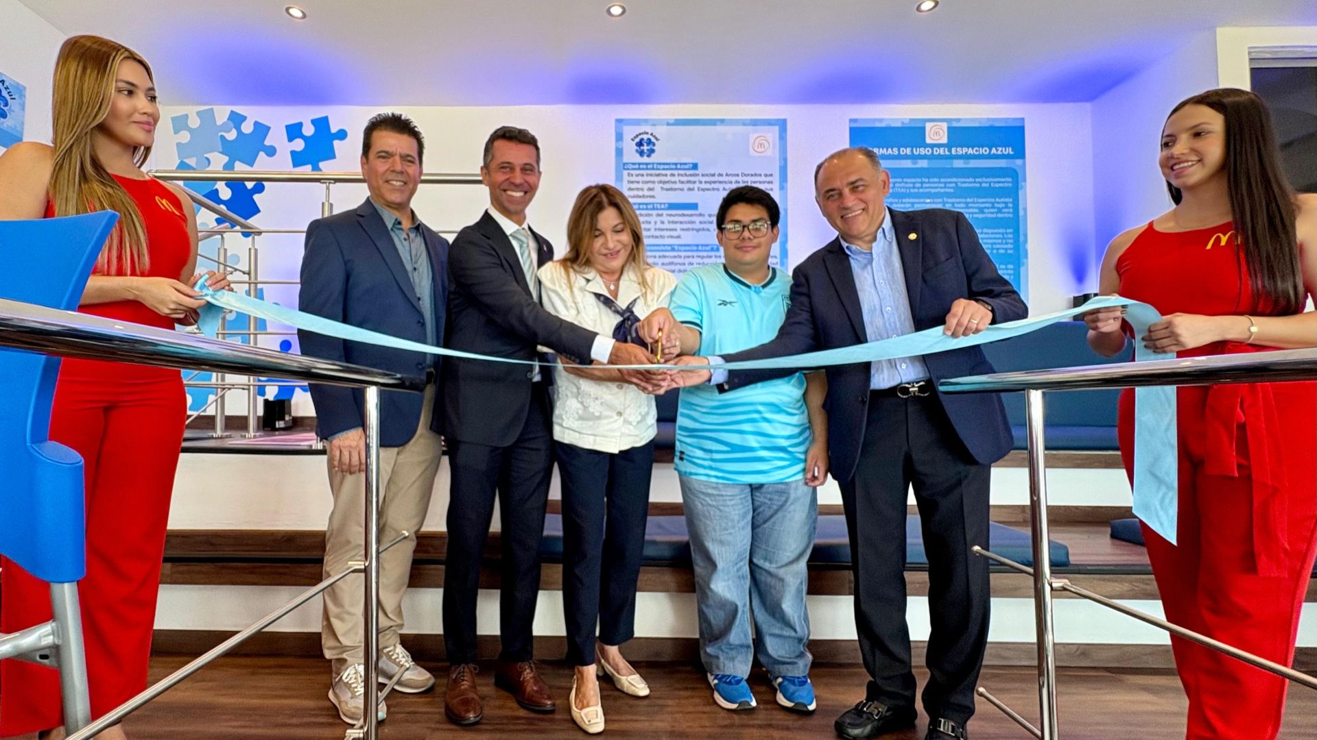 [Panamá] El Despacho de la Primera Dama, Arcos Dorados y Pandeportes inauguran el ‘Palco Azul’ para niños con autismo en el Estadio Rommel Fernández