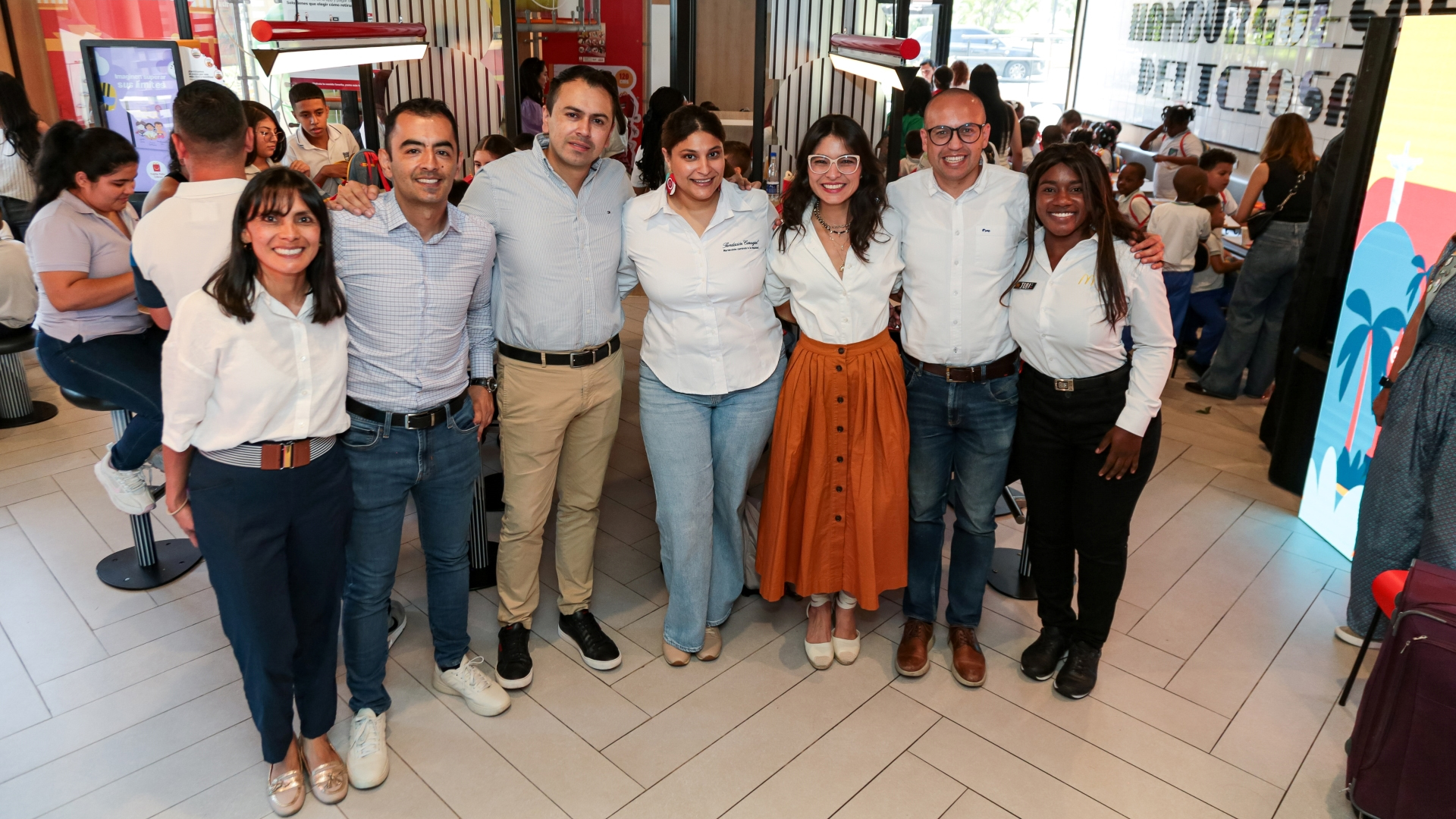 [Colombia] Nuevo restaurante de McDonald’s genera oportunidades de empleo formal para los jóvenes de la zona de Ingenio en Cali