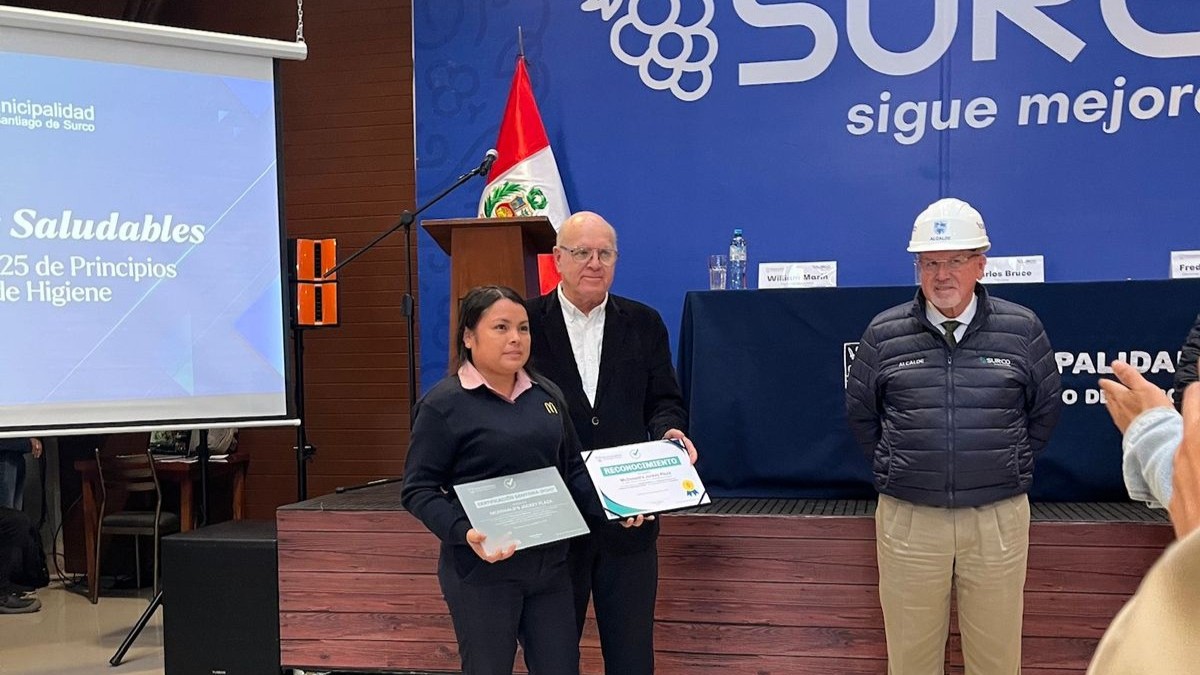 Tres de nuestros restaurantes en Perú recibieron la Certificación Saludable de la Municipalidad de Santiago de Surco