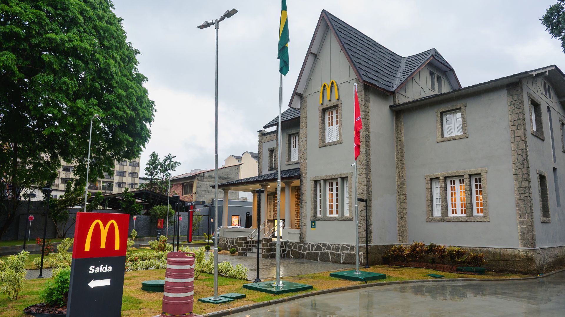 McDonald’s inaugura seu primeiro Drive-Thru em Friburgo