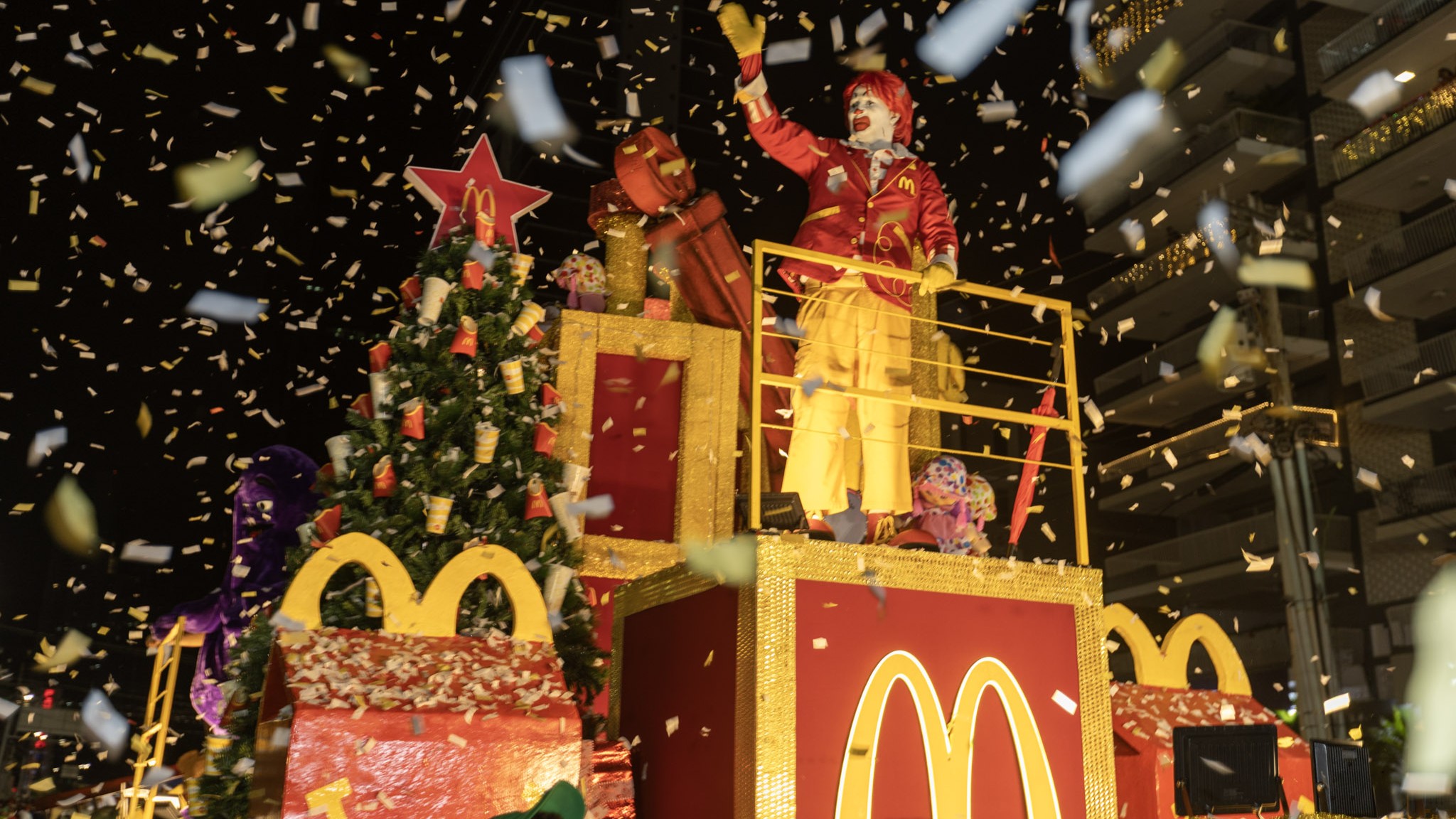 [Panamá] Arcos Dorados llenó de color y alegría el Desfile de Navidad en la Ciudad de Panamá