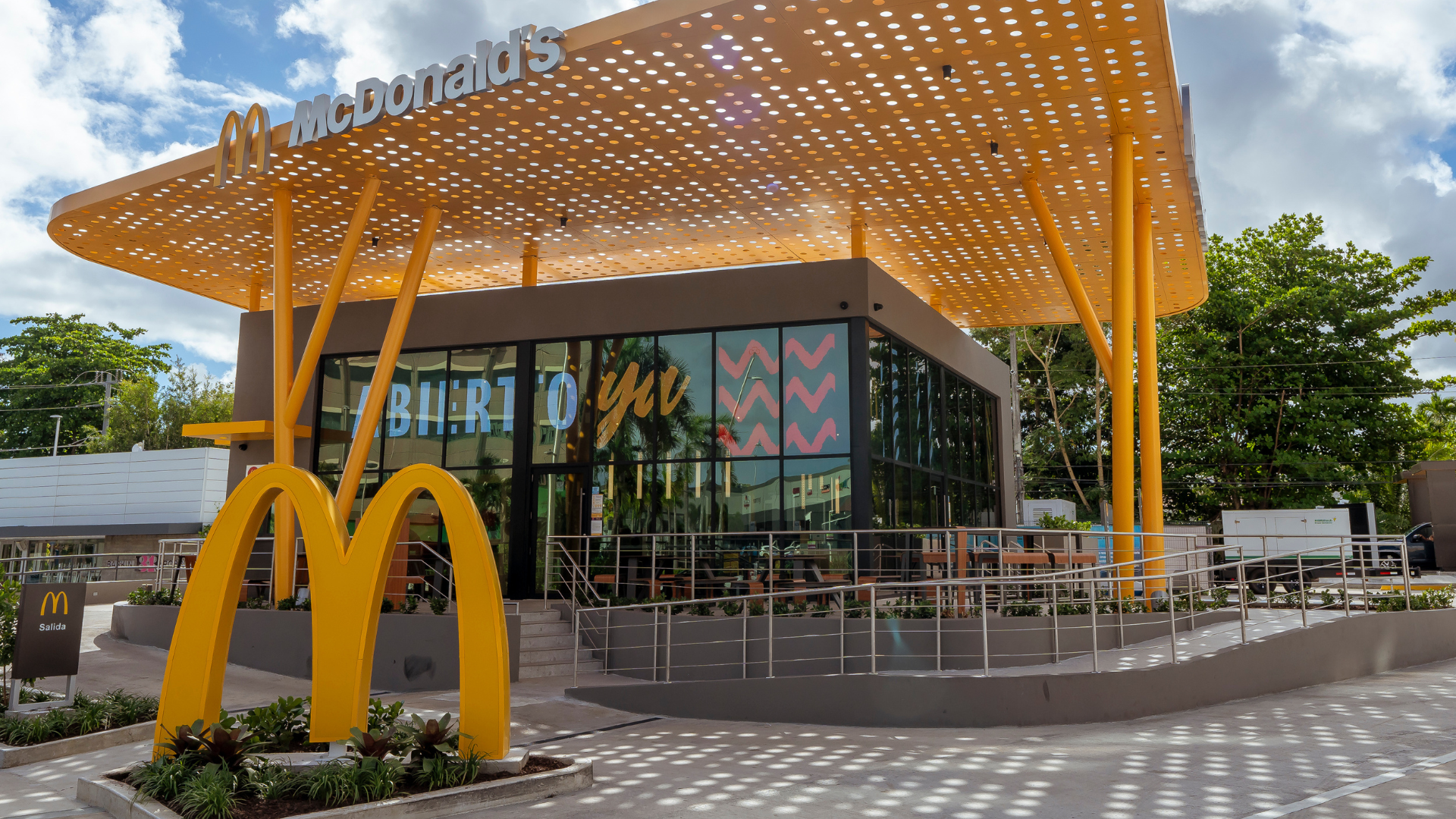 Inauguramos un restaurante insignia en San Patricio, Puerto Rico, con múltiples iniciativas sustentables